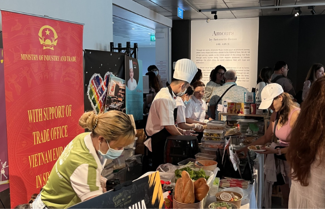 Odoo • Text and Image